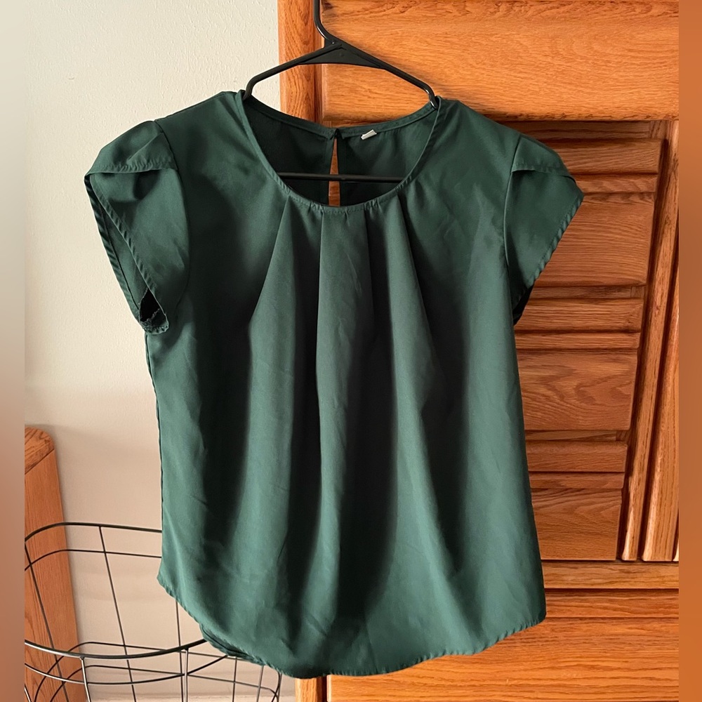Green work shirt tulip sleeve blouse